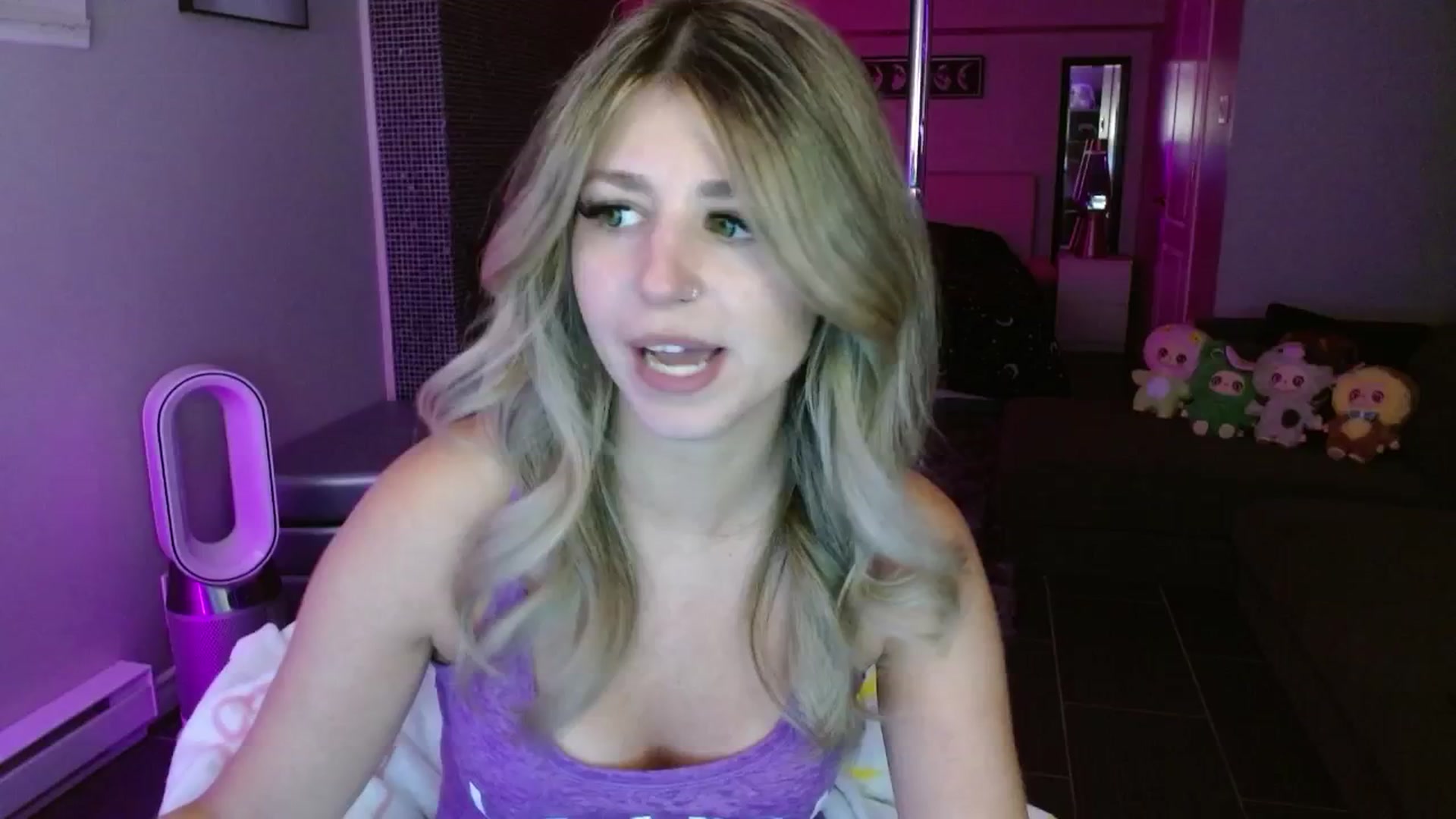 Gallery image thumbnail from Serafina's myfreecams stream on, 08/18/2025, 03:21 image 3 of 20