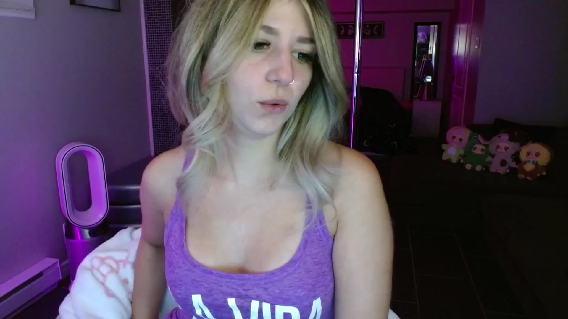 Gallery image thumbnail from Serafina's myfreecams stream on, 08/18/2025, 03:21 image 7 of 20