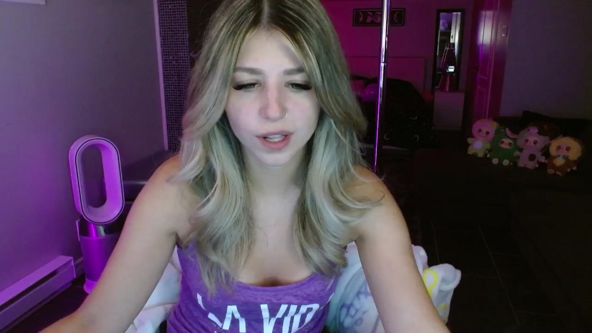 Gallery image thumbnail from Serafina's myfreecams stream on, 08/18/2025, 03:21 image 20 of 20