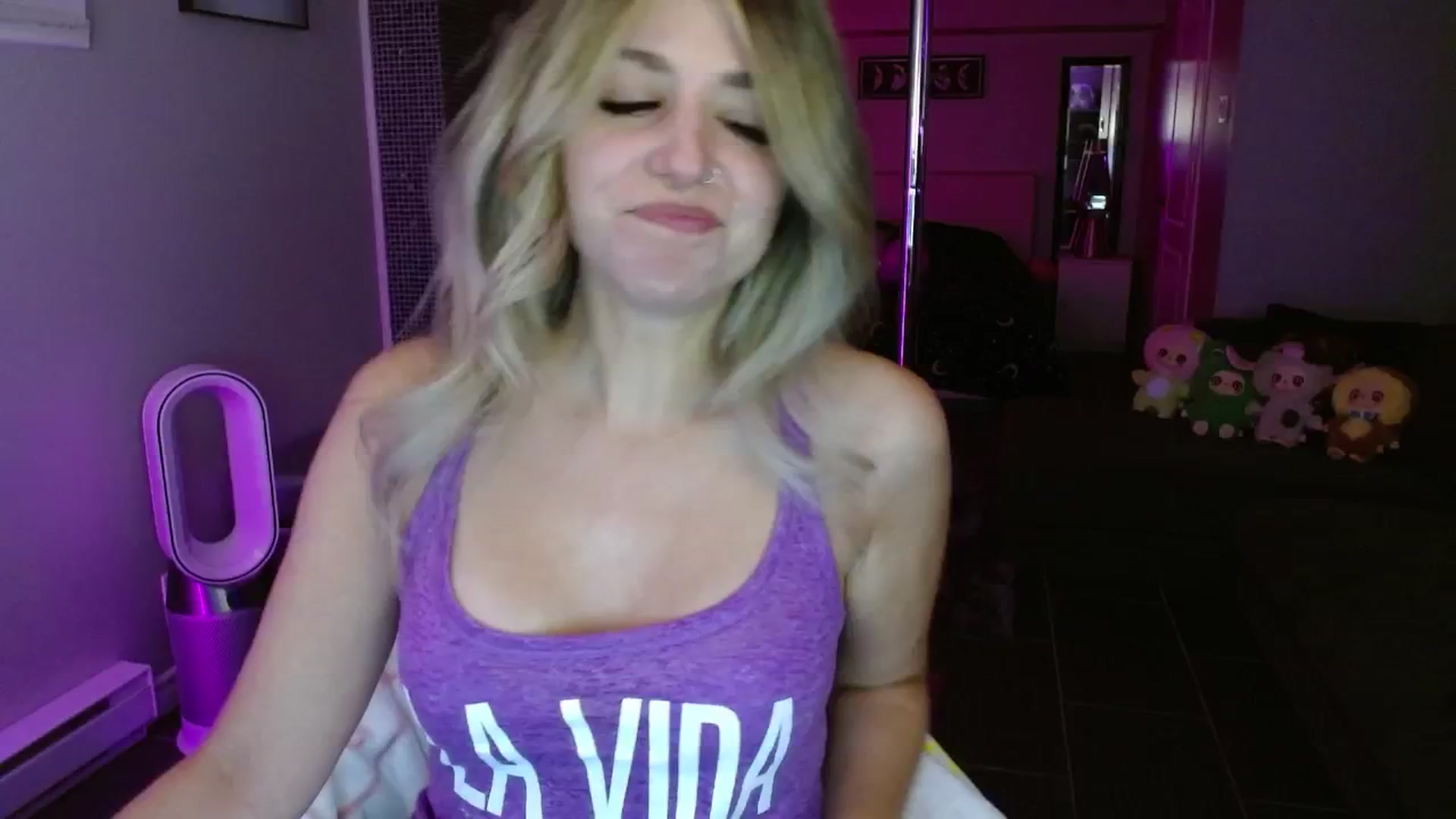 Gallery image thumbnail from Serafina's myfreecams stream on, 08/18/2025, 03:21 image 6 of 20