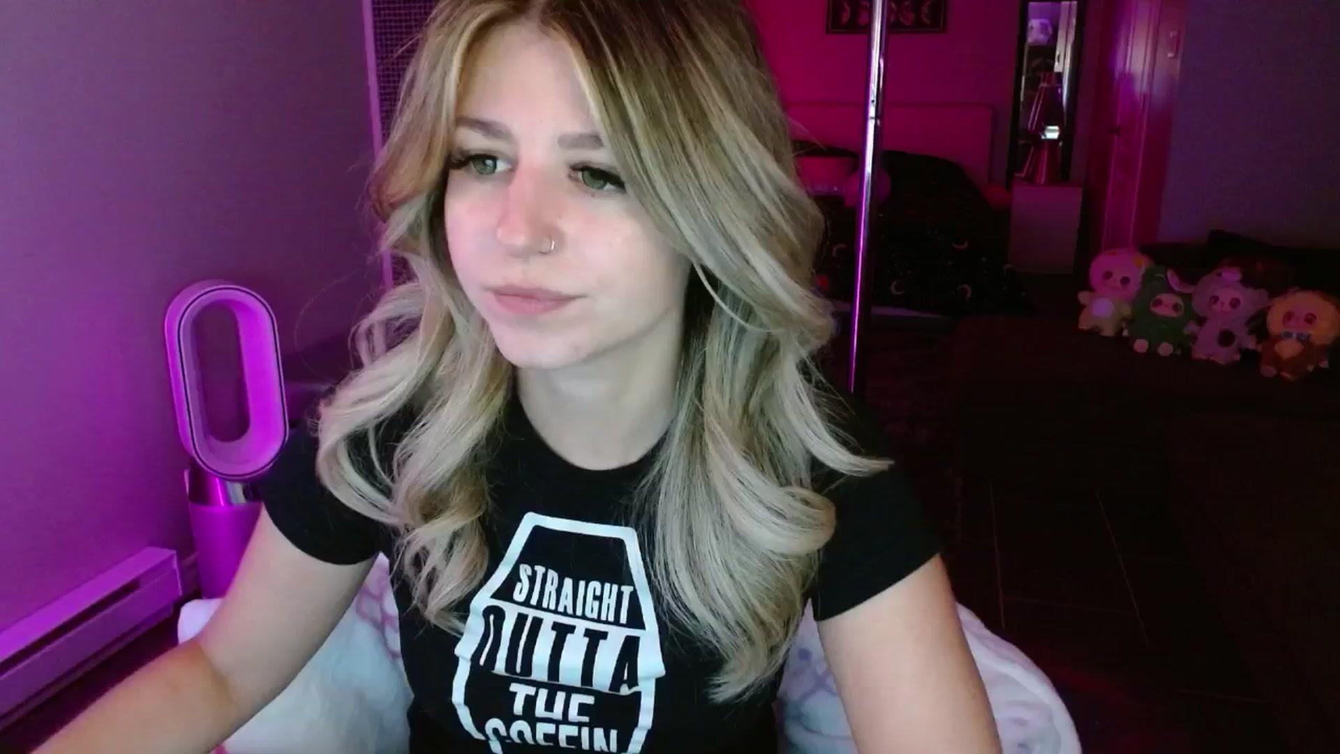 Gallery image thumbnail from Serafina's myfreecams stream on, 08/20/2025, 05:12 image 1 of 20