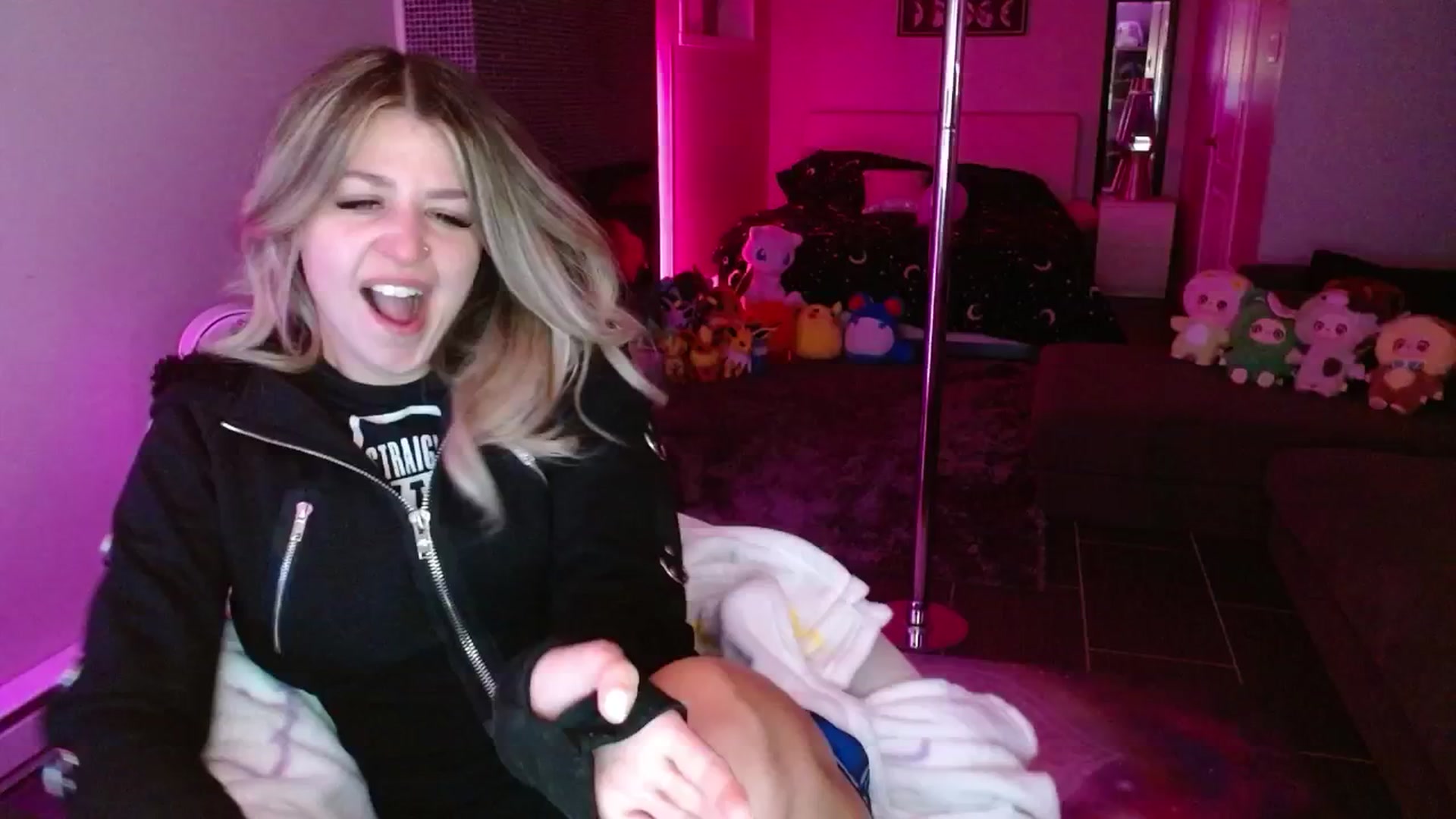 Gallery image thumbnail from Serafina's myfreecams stream on, 08/20/2025, 05:12 image 10 of 20