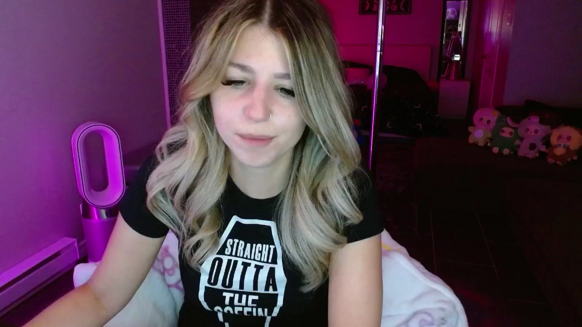 Gallery image thumbnail from Serafina's myfreecams stream on, 08/20/2025, 05:12 image 2 of 20