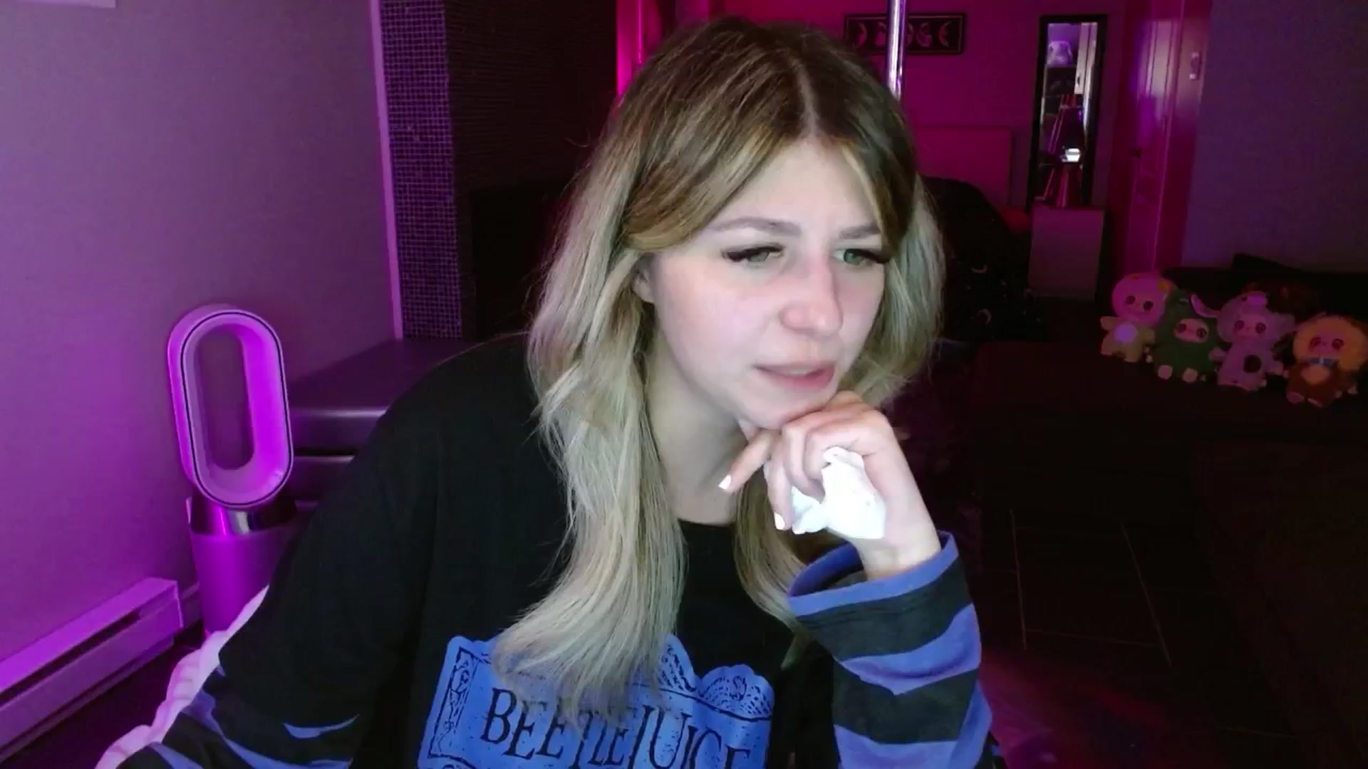 Gallery image thumbnail from Serafina's myfreecams stream on, 08/21/2025, 03:41 image 10 of 20