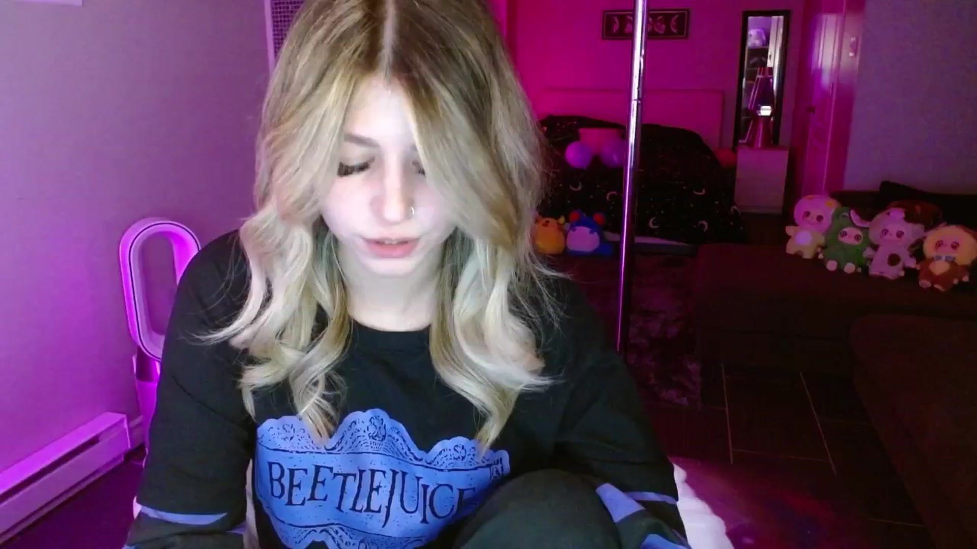 Gallery image thumbnail from Serafina's myfreecams stream on, 08/21/2025, 03:41 image 14 of 20
