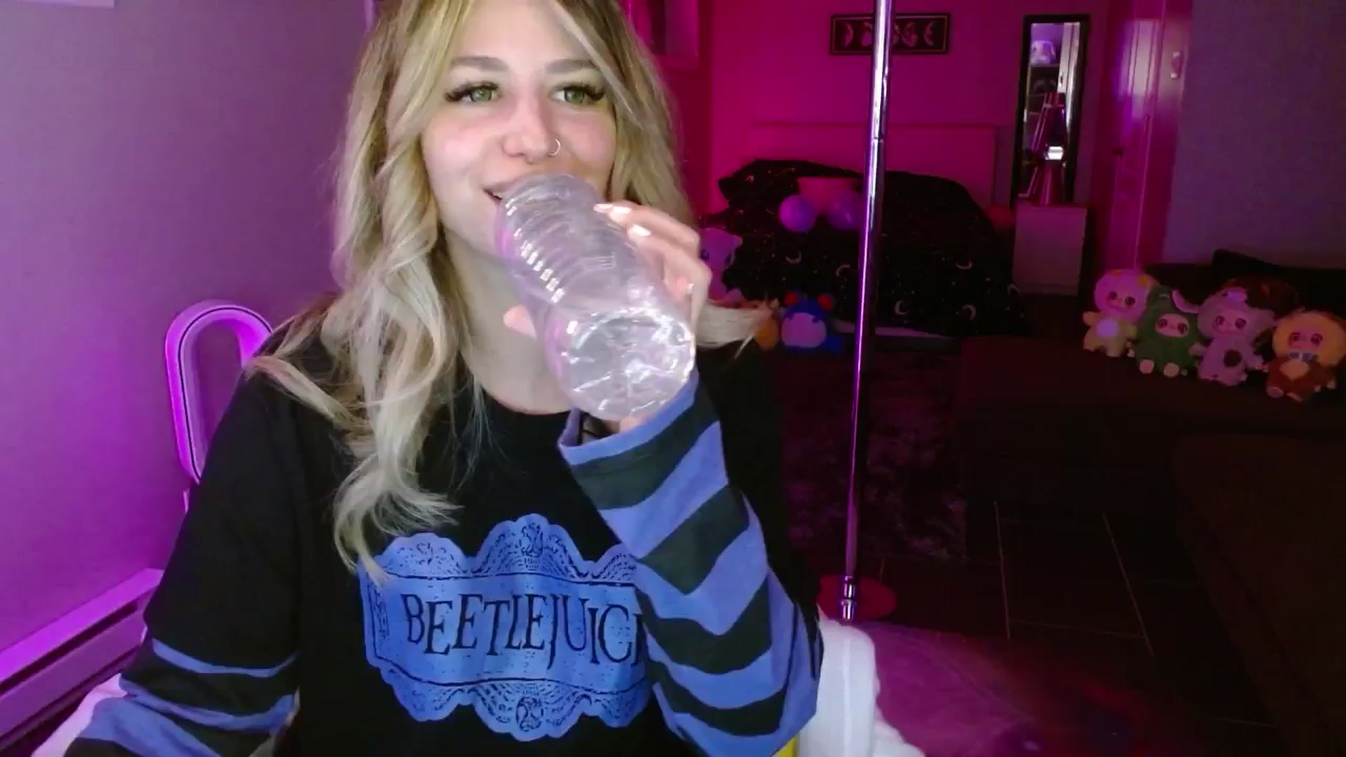 Gallery image thumbnail from Serafina's myfreecams stream on, 08/21/2025, 03:41 image 4 of 20