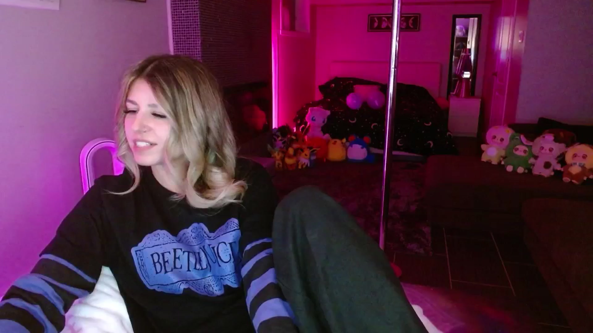 Gallery image thumbnail from Serafina's myfreecams stream on, 08/21/2025, 03:41 image 3 of 20