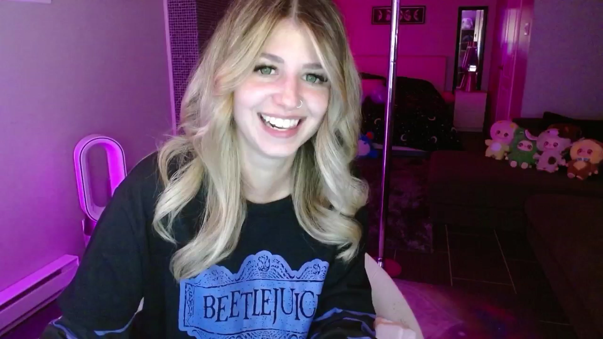 Gallery image thumbnail from Serafina's myfreecams stream on, 08/21/2025, 03:41 image 7 of 20