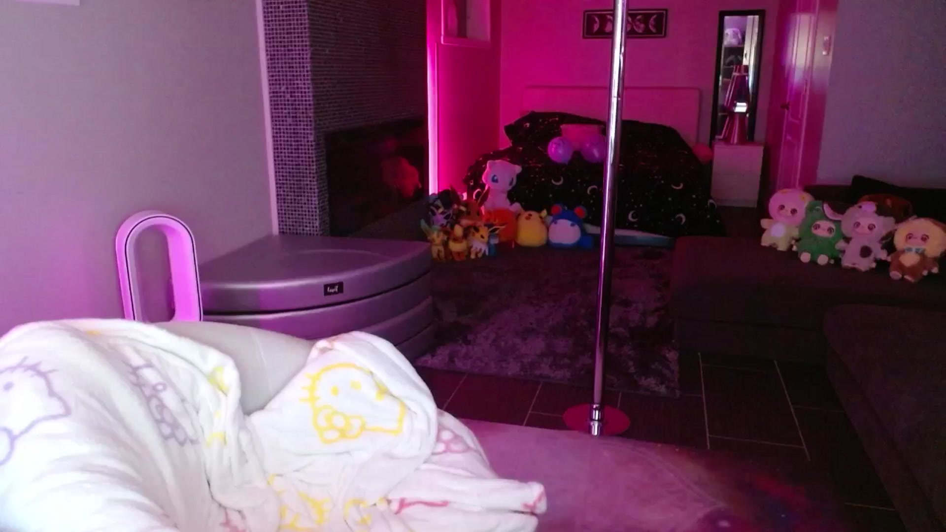 Gallery image thumbnail from Serafina's myfreecams stream on, 08/21/2025, 03:41 image 12 of 20