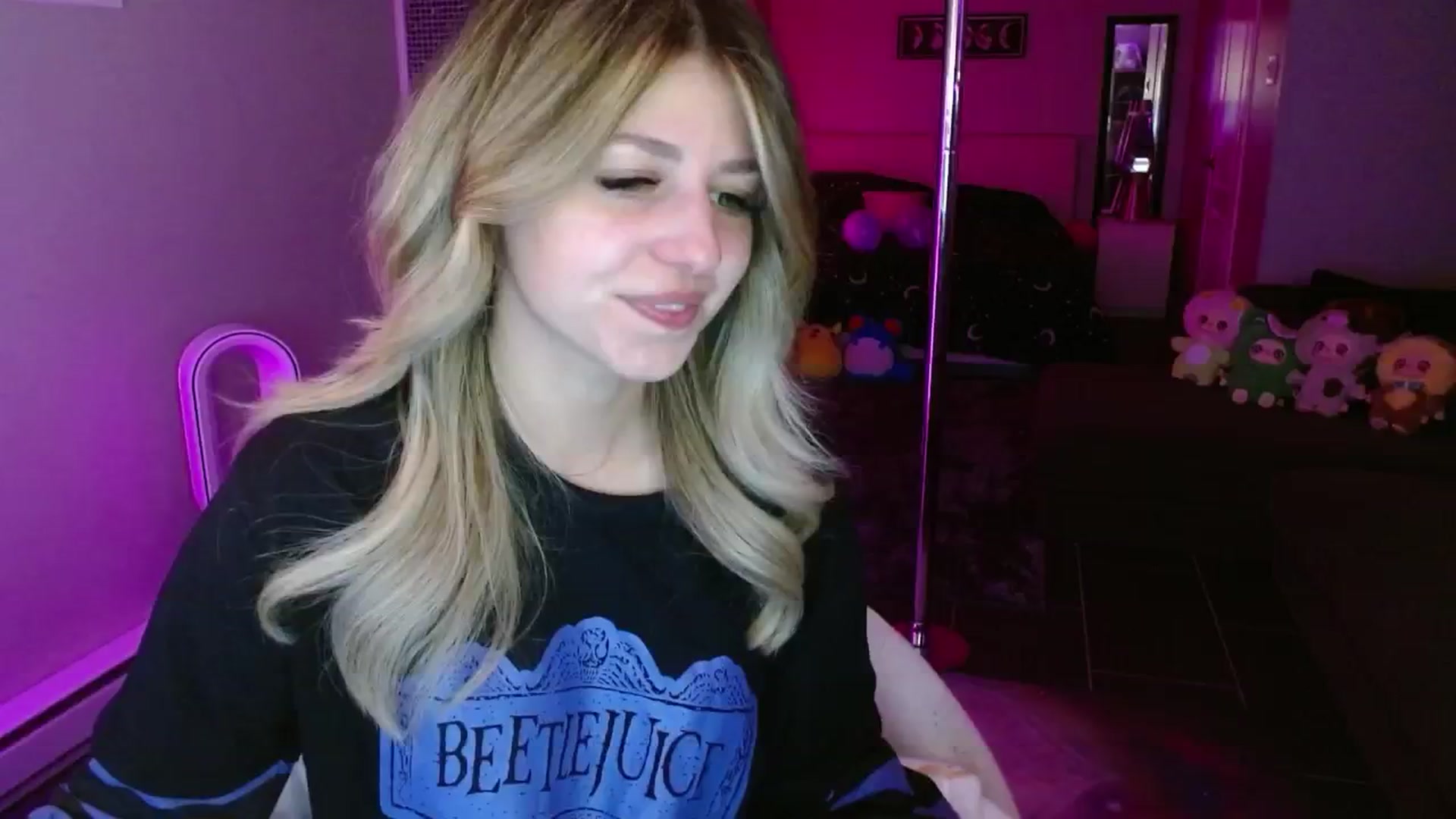 Gallery image thumbnail from Serafina's myfreecams stream on, 08/21/2025, 03:41 image 11 of 20