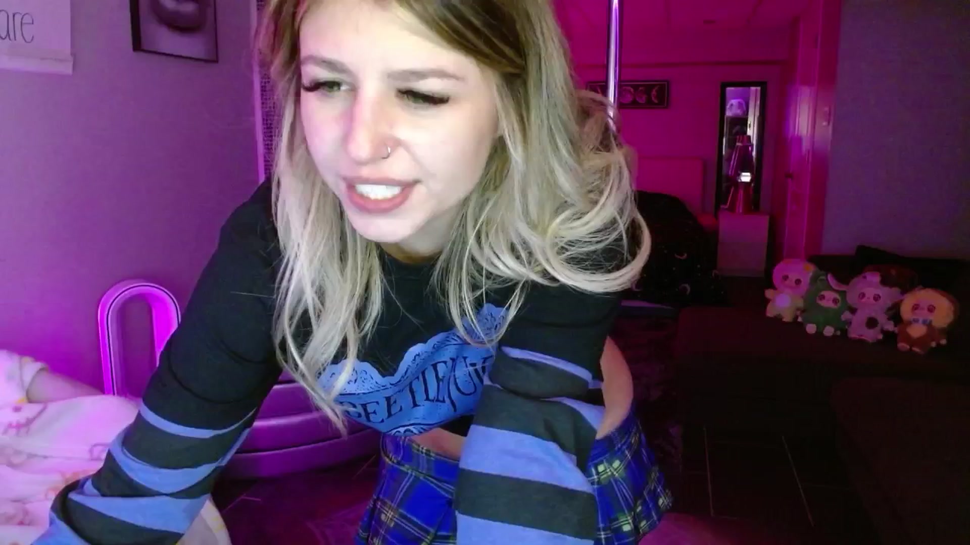 Gallery image thumbnail from Serafina's myfreecams stream on, 08/21/2025, 06:53 image 8 of 20