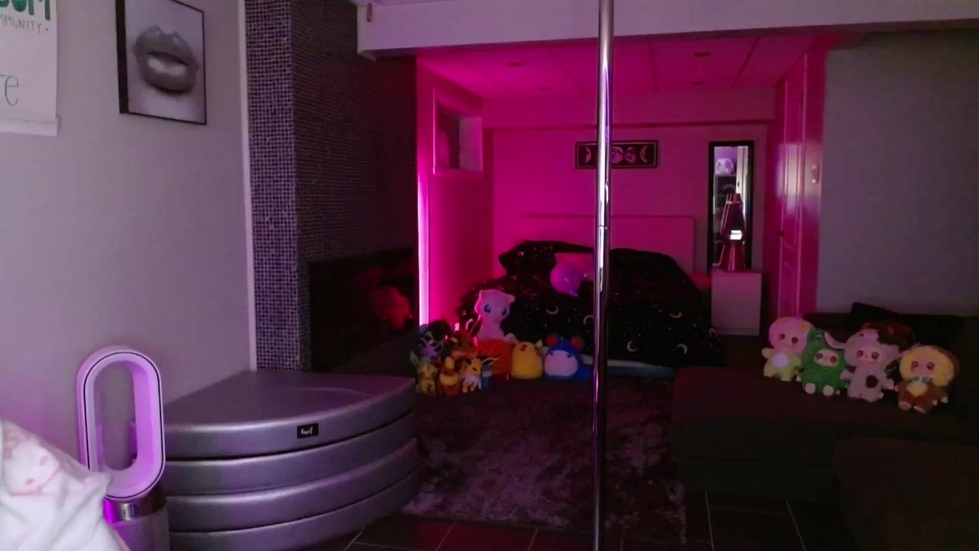 Gallery image thumbnail from Serafina's myfreecams stream on, 08/24/2025, 03:52 image 13 of 20