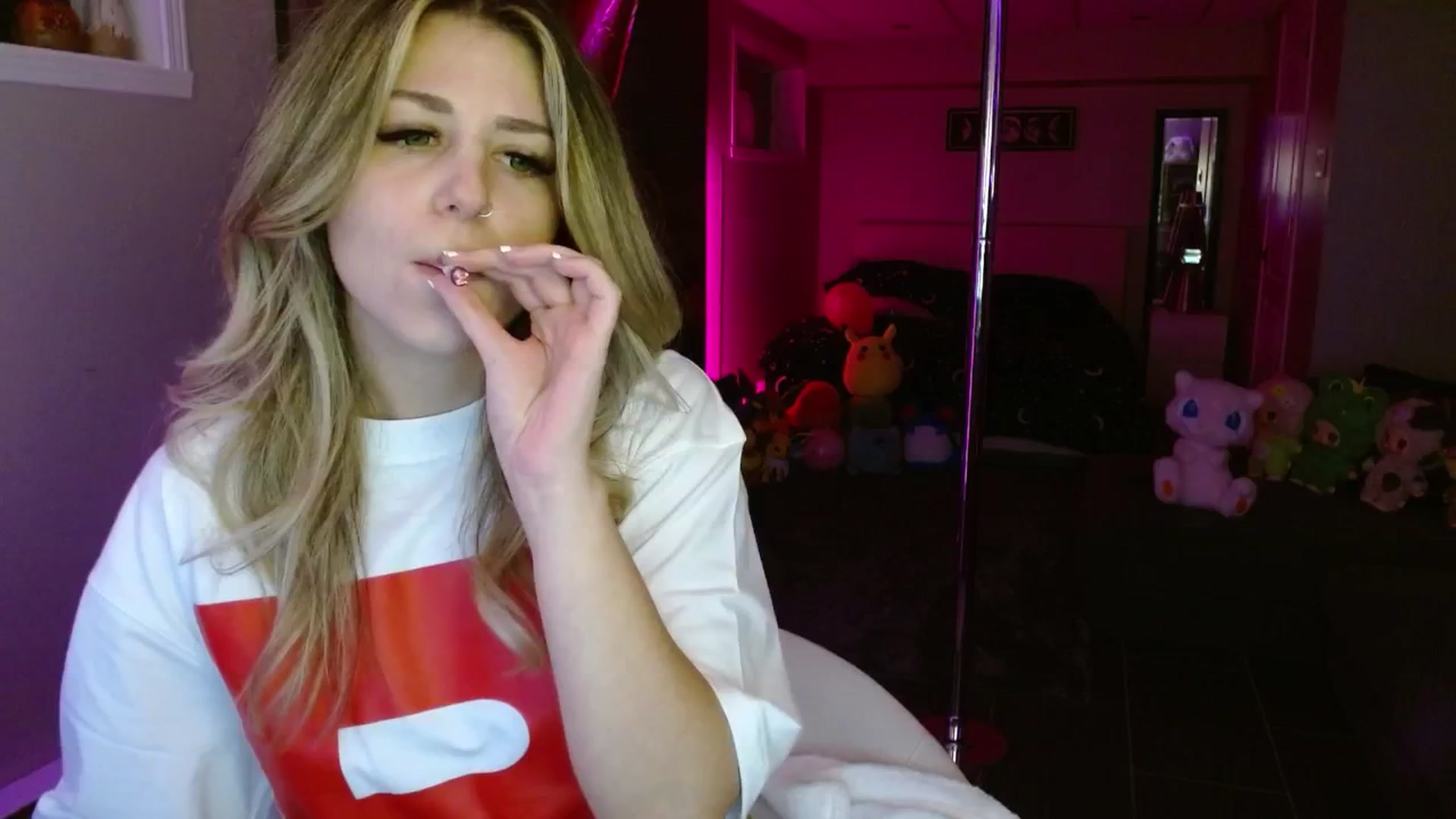 Gallery image thumbnail from Serafina's myfreecams stream on, 09/18/2025, 04:06 image 2 of 20