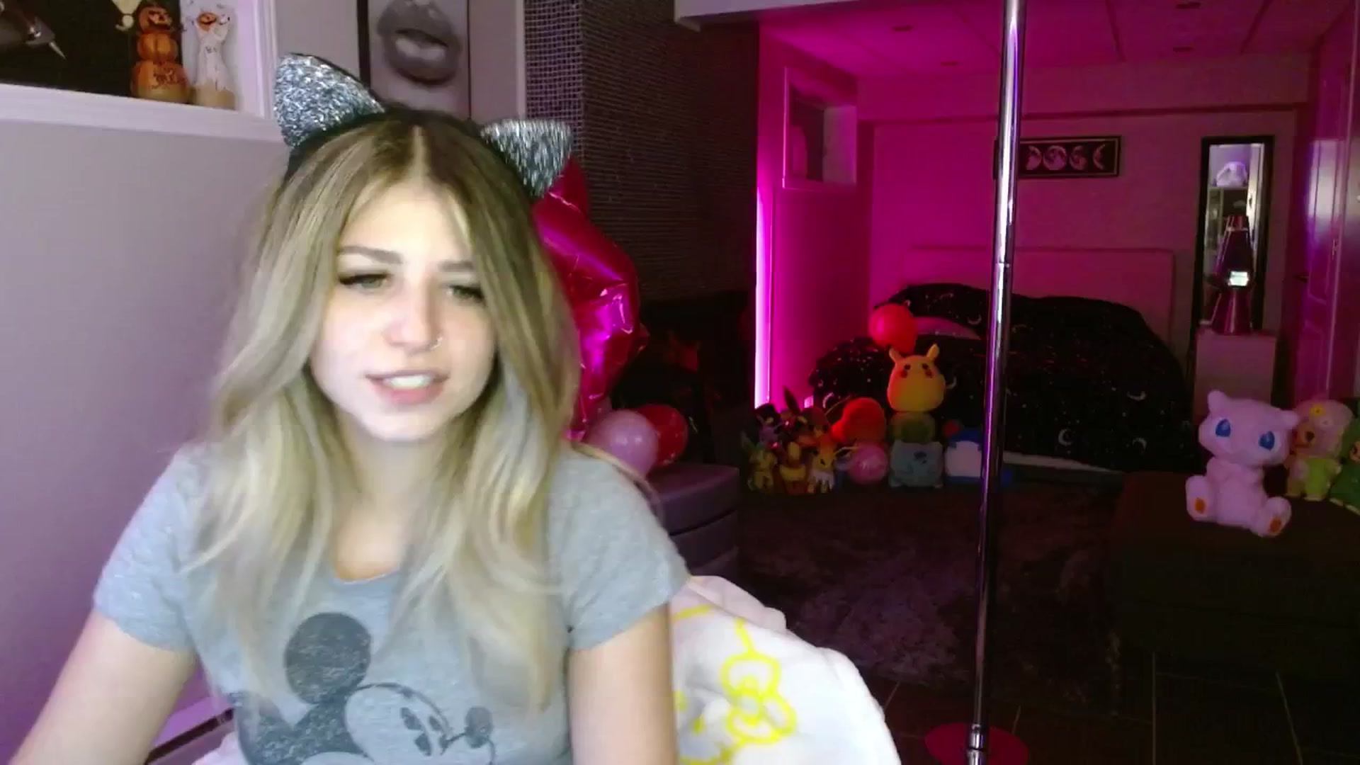 Gallery image thumbnail from Serafina's myfreecams stream on, 09/22/2025, 04:16 image 12 of 20