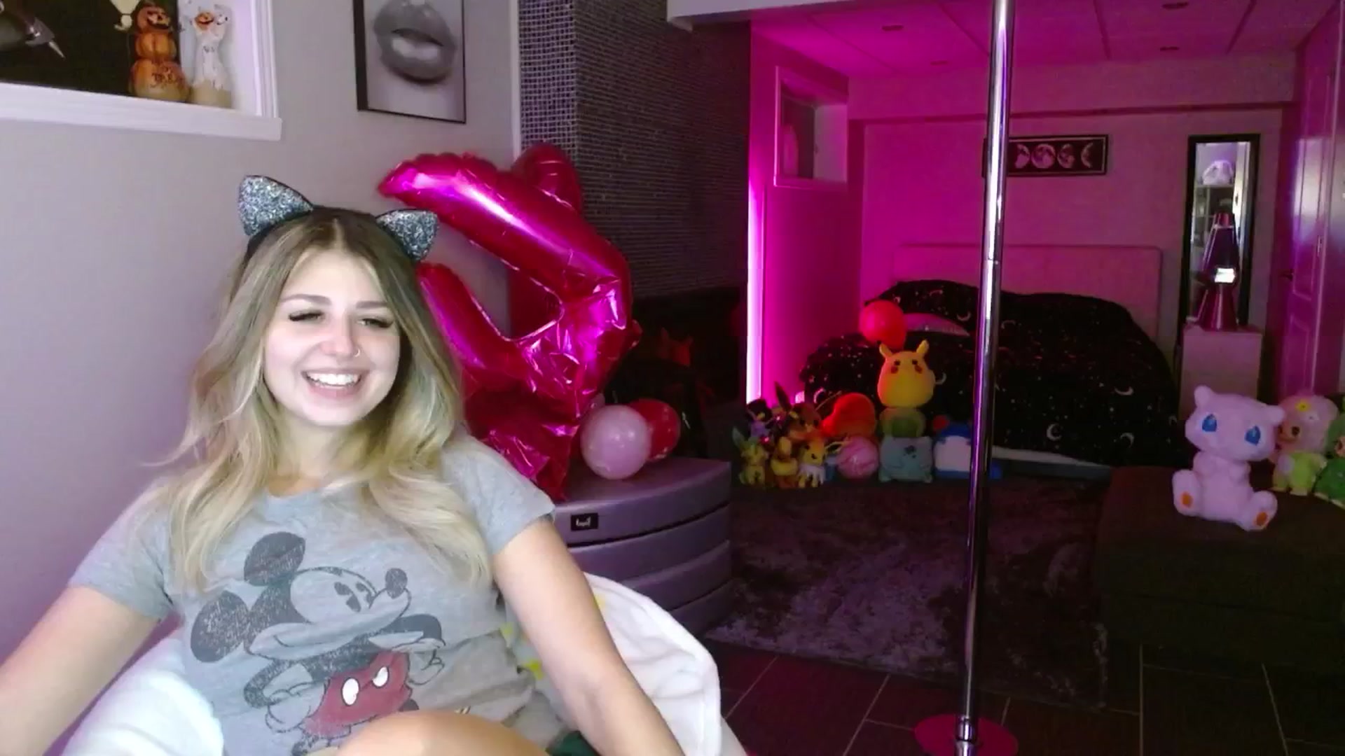 Gallery image thumbnail from Serafina's myfreecams stream on, 09/22/2025, 04:16 image 11 of 20