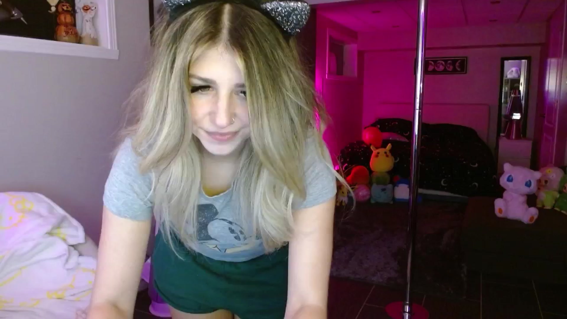 Gallery image thumbnail from Serafina's myfreecams stream on, 09/22/2025, 04:16 image 14 of 20