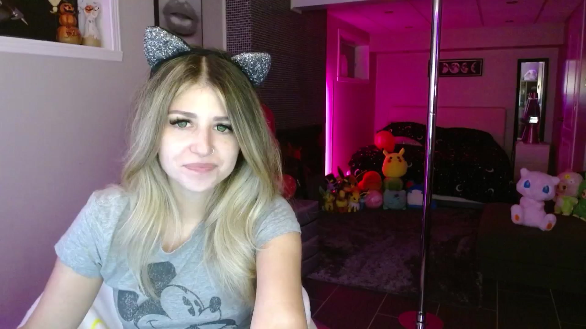 Gallery image thumbnail from Serafina's myfreecams stream on, 09/22/2025, 04:16 image 10 of 20