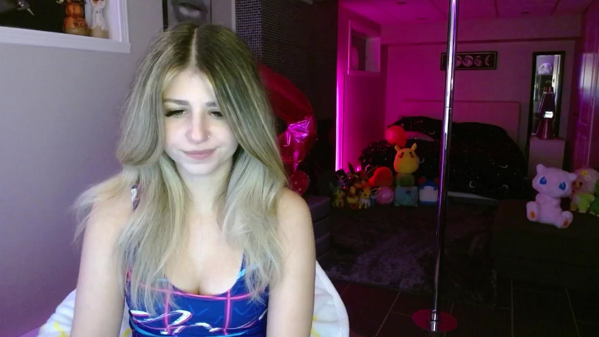 Gallery image thumbnail from Serafina's myfreecams stream on, 09/22/2025, 04:16 image 17 of 20