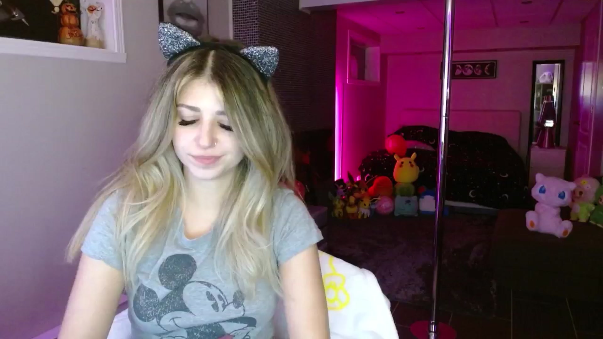 Gallery image thumbnail from Serafina's myfreecams stream on, 09/22/2025, 04:16 image 13 of 20