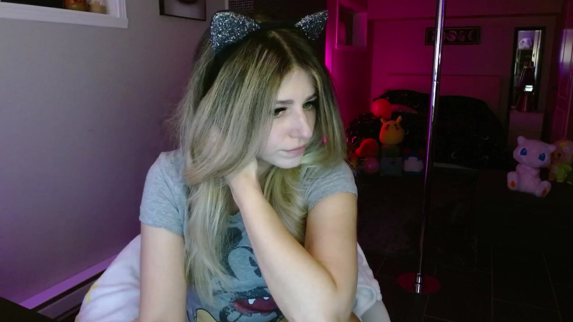 Gallery image thumbnail from Serafina's myfreecams stream on, 09/22/2025, 04:16 image 3 of 20