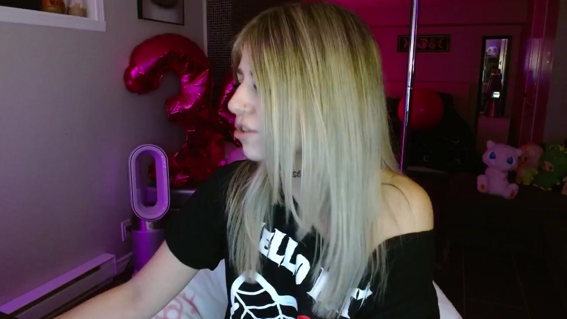 Gallery image thumbnail from Serafina's myfreecams stream on, 09/25/2025, 02:57 image 12 of 20