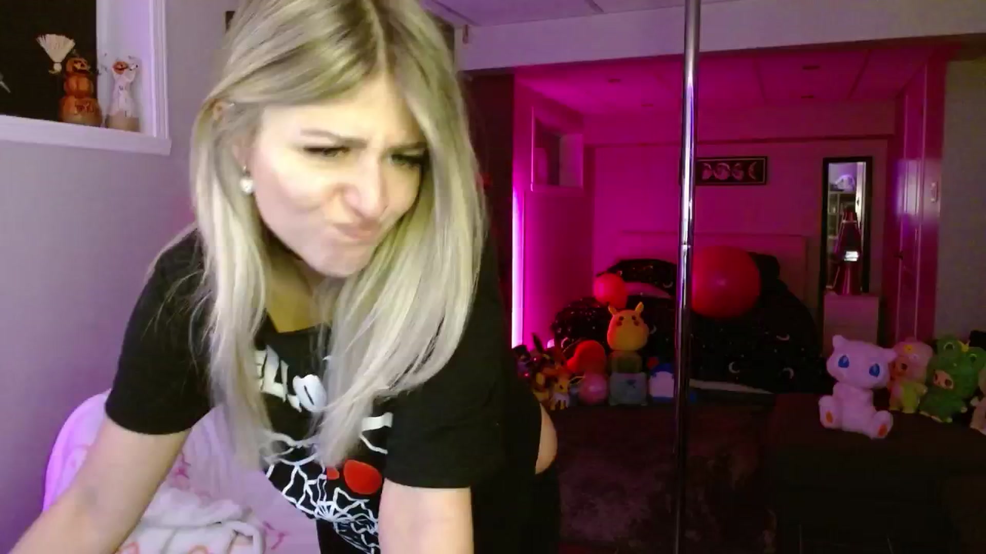 Gallery image thumbnail from Serafina's myfreecams stream on, 09/25/2025, 02:57 image 6 of 20