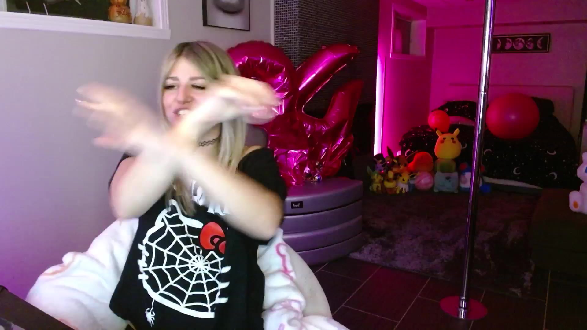 Gallery image thumbnail from Serafina's myfreecams stream on, 09/25/2025, 06:16 image 15 of 20