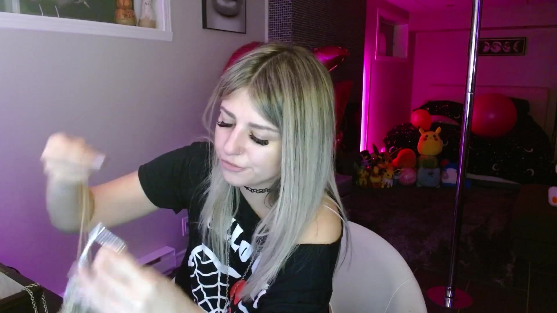 Gallery image thumbnail from Serafina's myfreecams stream on, 09/25/2025, 06:16 image 10 of 20