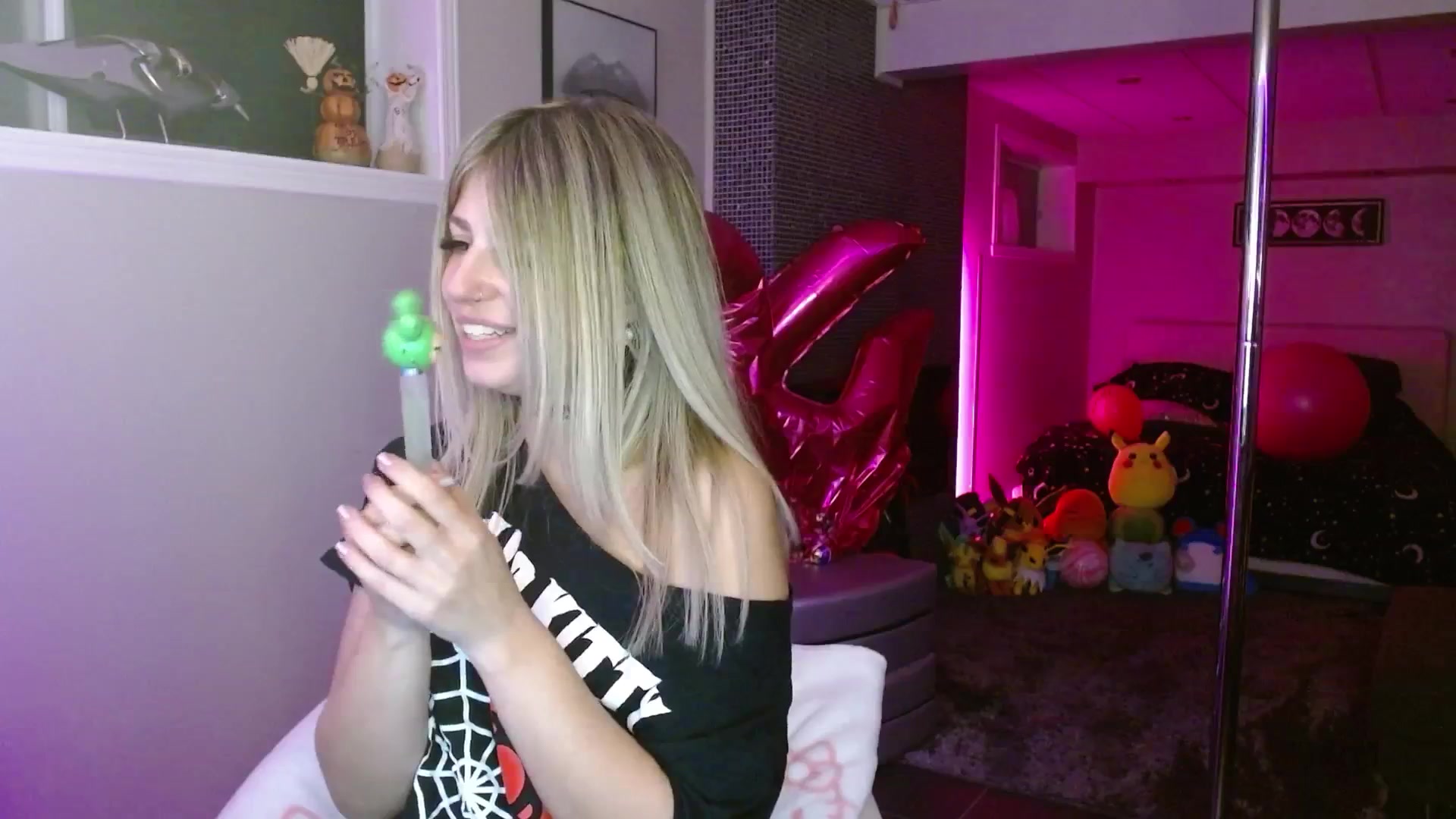 Gallery image thumbnail from Serafina's myfreecams stream on, 09/25/2025, 06:16 image 6 of 20