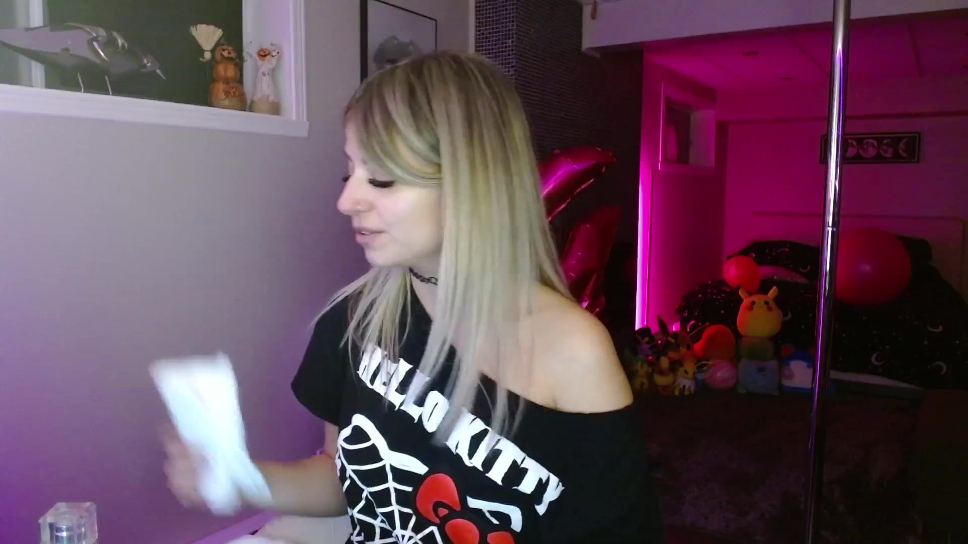 Gallery image thumbnail from Serafina's myfreecams stream on, 09/25/2025, 06:16 image 7 of 20