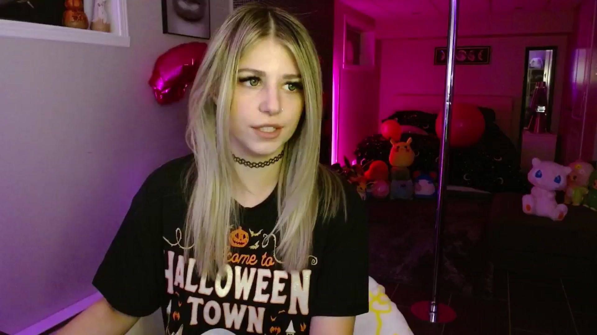 Gallery image thumbnail from Serafina's myfreecams stream on, 09/27/2025, 03:57 image 16 of 20