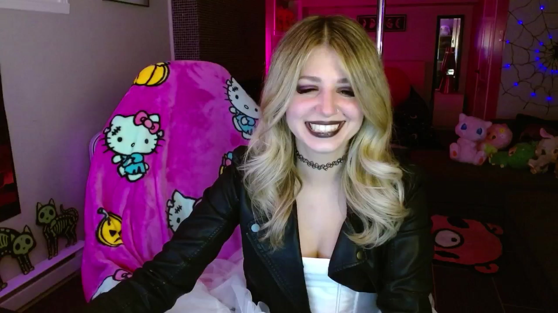 Gallery image thumbnail from Serafina's myfreecams stream on, 10/02/2025, 03:42 image 19 of 20