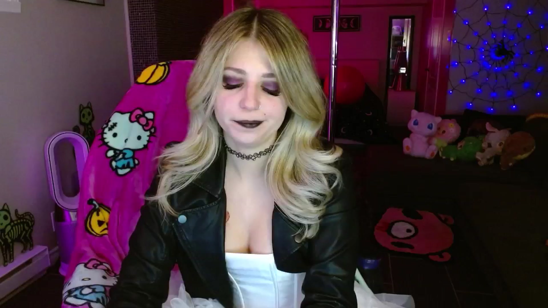 Gallery image thumbnail from Serafina's myfreecams stream on, 10/02/2025, 03:42 image 11 of 20