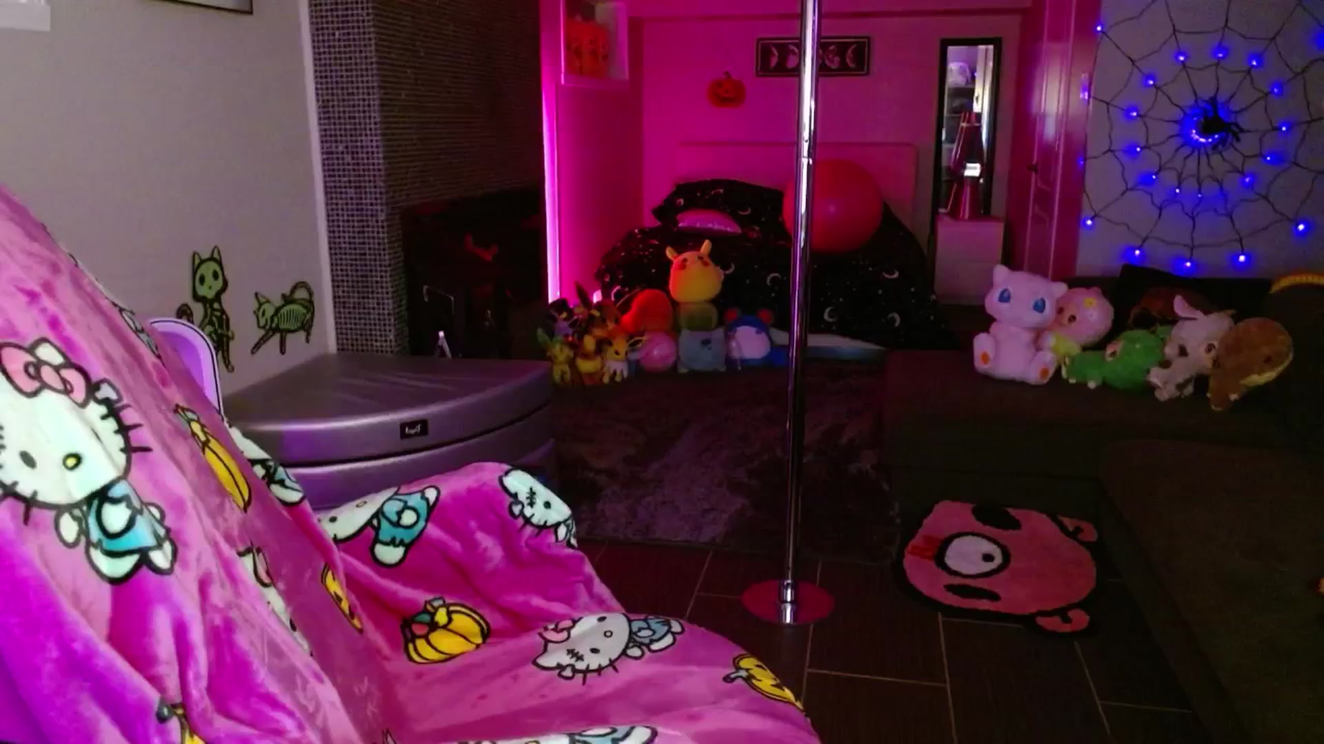Gallery image thumbnail from Serafina's myfreecams stream on, 10/02/2025, 03:42 image 8 of 20