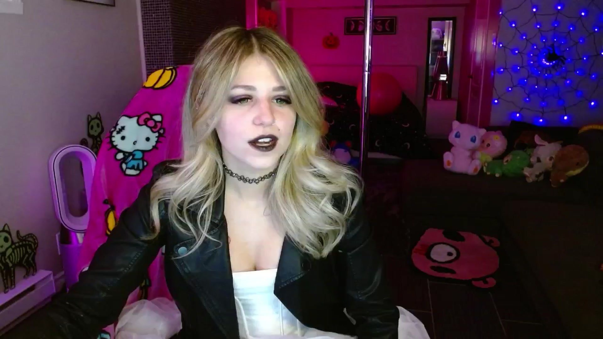Gallery image thumbnail from Serafina's myfreecams stream on, 10/02/2025, 03:42 image 6 of 20