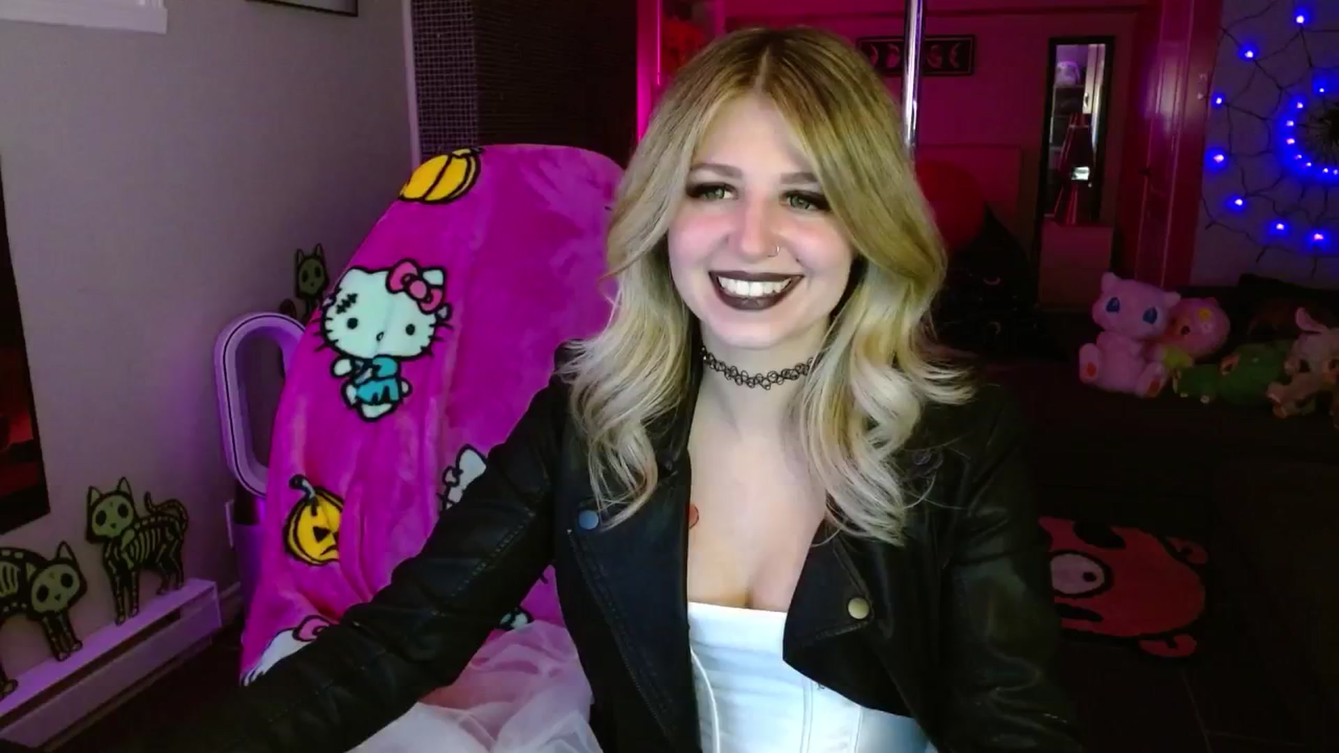Gallery image thumbnail from Serafina's myfreecams stream on, 10/02/2025, 03:42 image 17 of 20