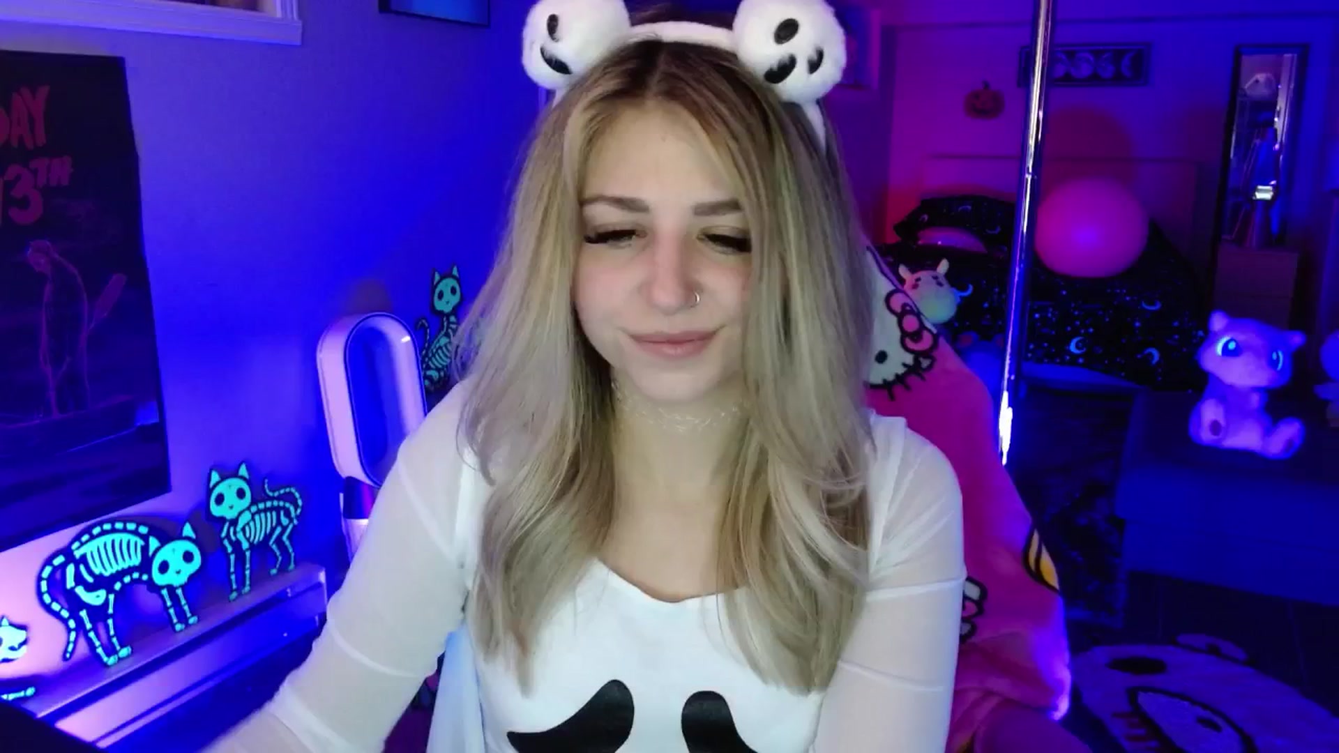 Gallery image thumbnail from Serafina's myfreecams stream on, 10/04/2025, 04:52 image 19 of 20
