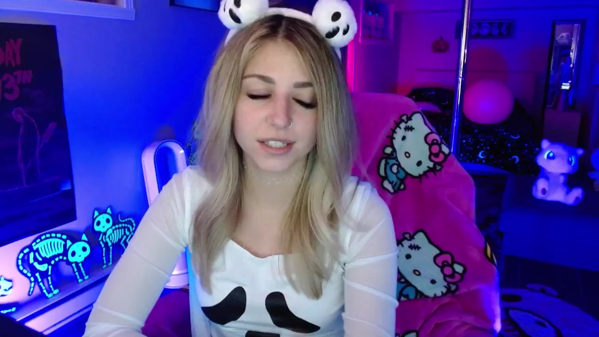 Gallery image thumbnail from Serafina's myfreecams stream on, 10/04/2025, 04:52 image 10 of 20