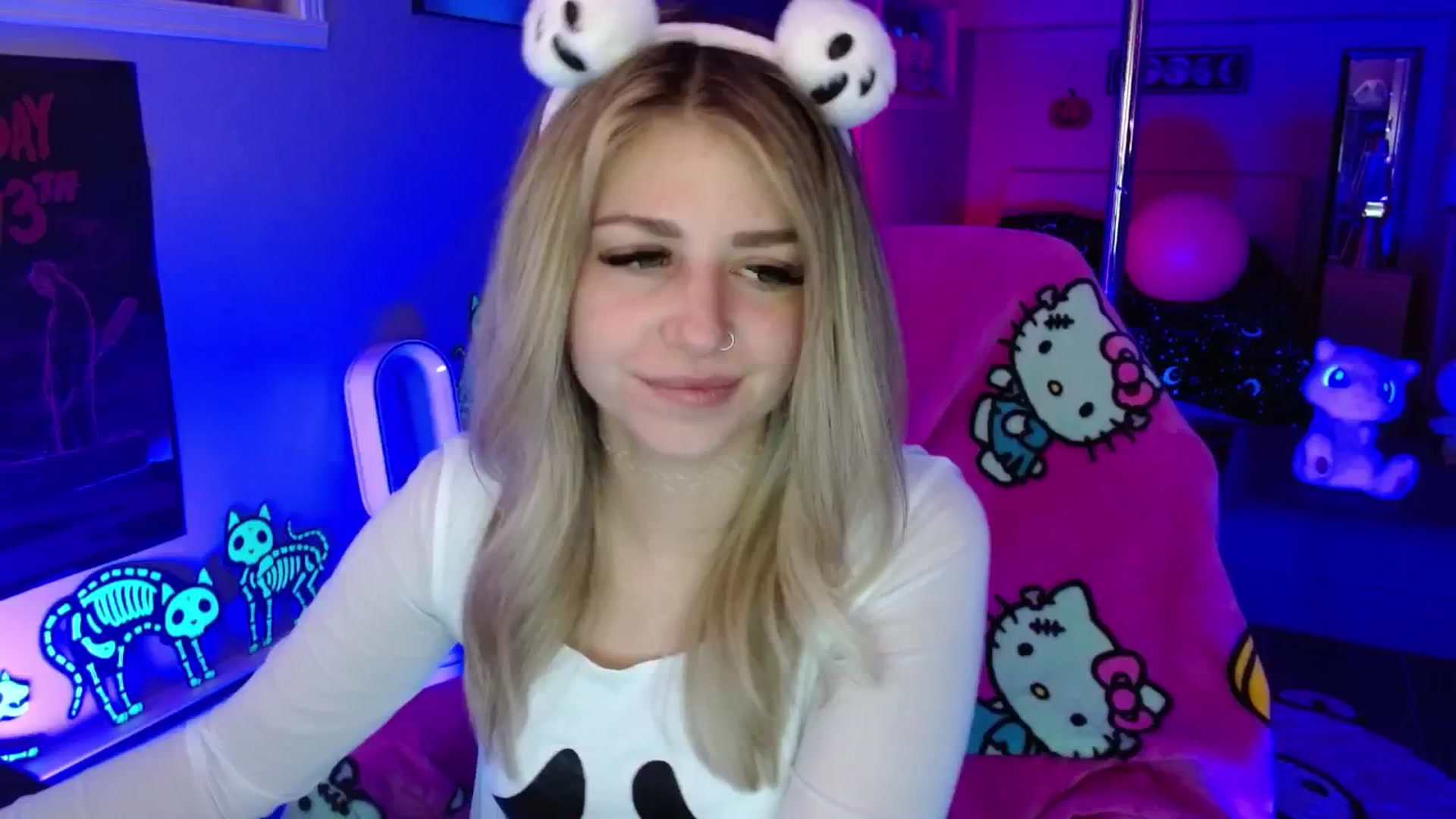 Gallery image thumbnail from Serafina's myfreecams stream on, 10/04/2025, 04:52 image 20 of 20