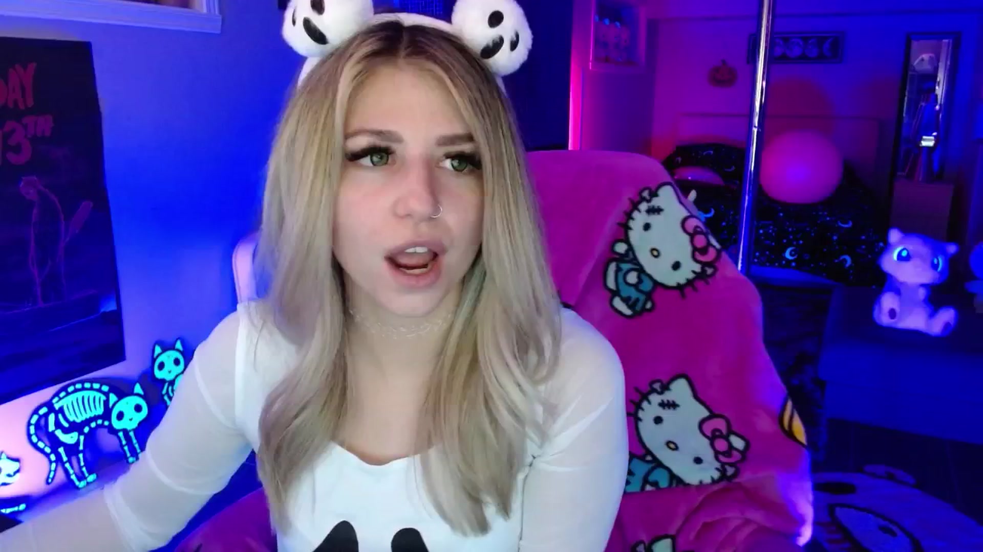 Gallery image thumbnail from Serafina's myfreecams stream on, 10/04/2025, 04:52 image 18 of 20
