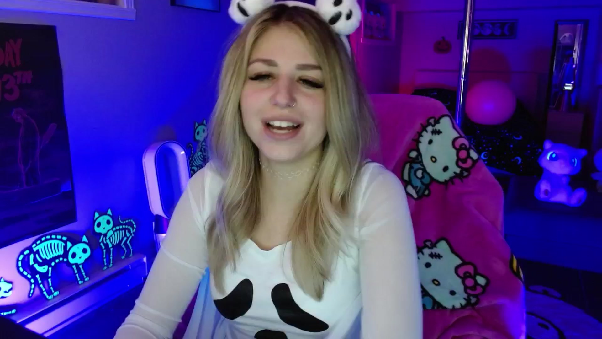 Gallery image thumbnail from Serafina's myfreecams stream on, 10/04/2025, 04:52 image 11 of 20
