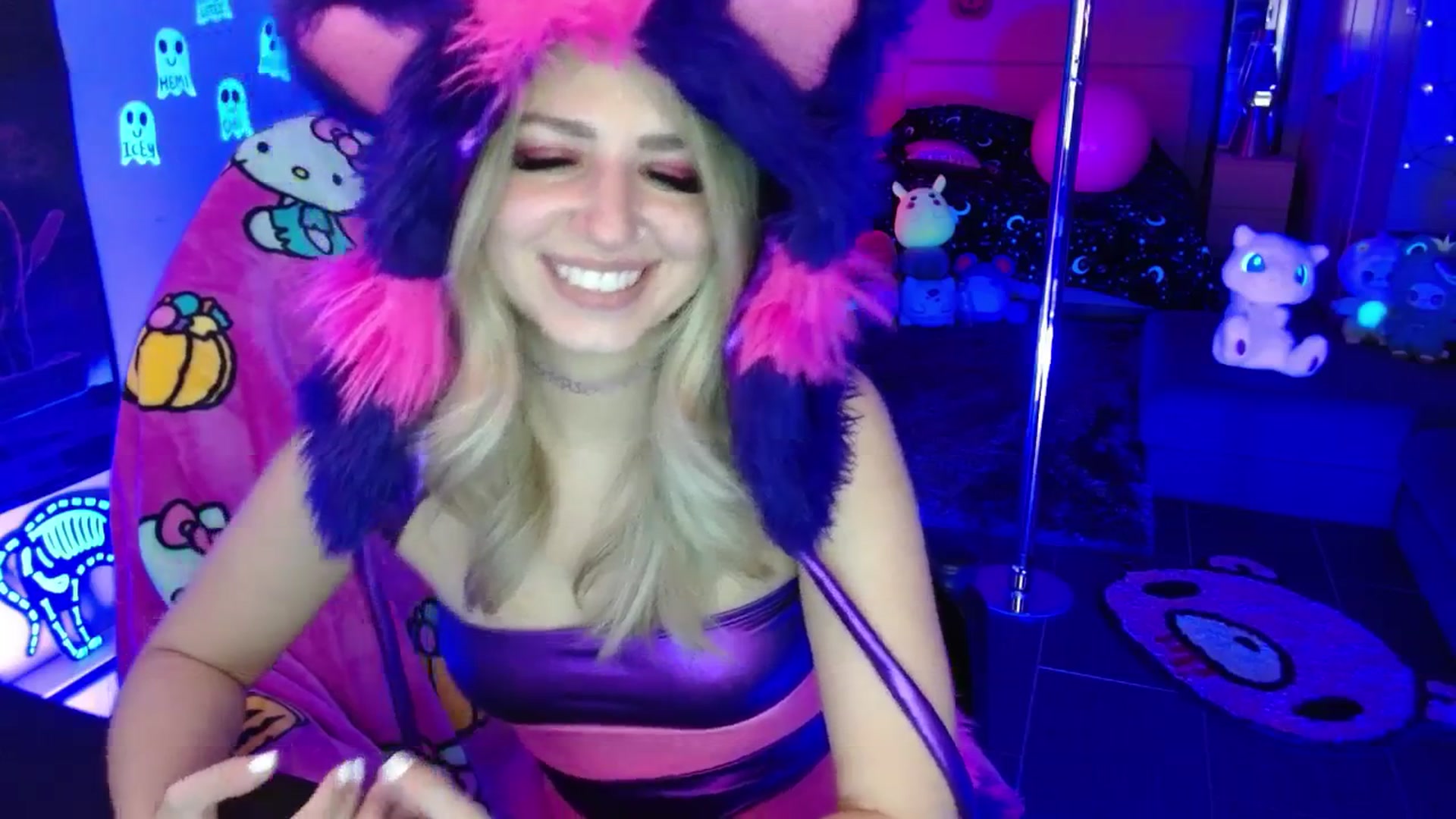 Gallery image thumbnail from Serafina's myfreecams stream on, 10/05/2025, 05:39 image 7 of 20