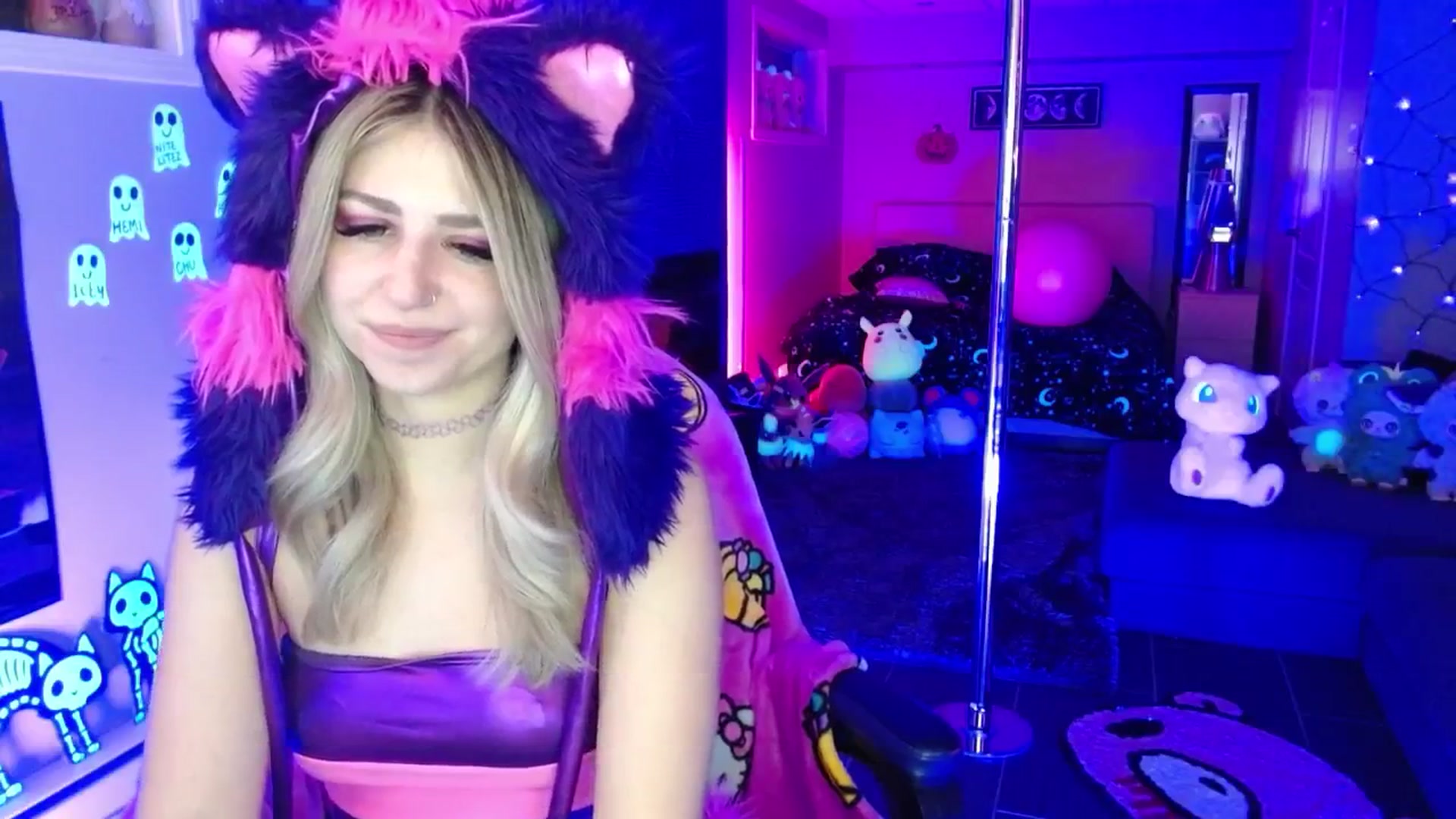 Gallery image thumbnail from Serafina's myfreecams stream on, 10/05/2025, 05:39 image 14 of 20