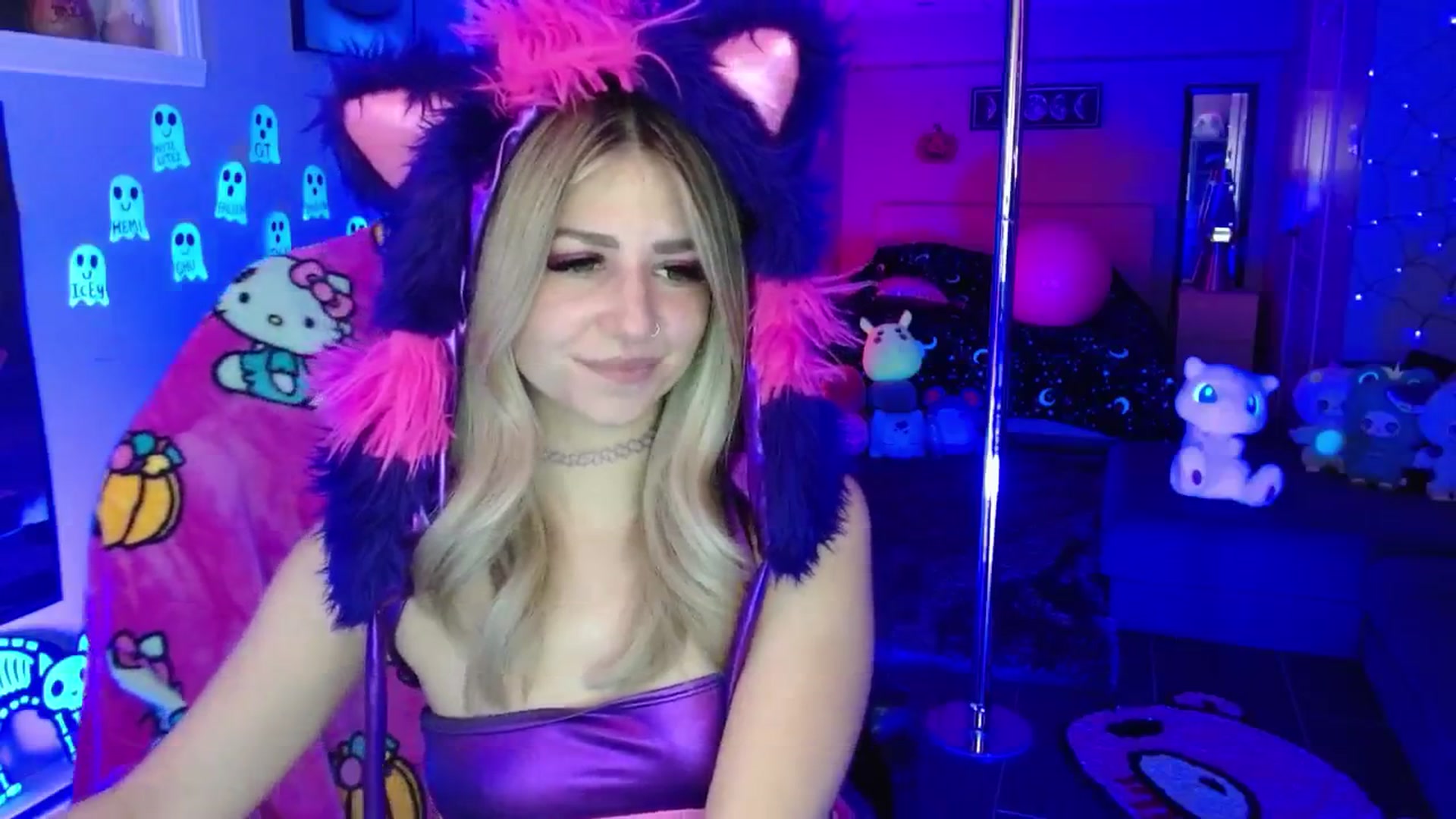 Gallery image thumbnail from Serafina's myfreecams stream on, 10/05/2025, 05:39 image 15 of 20