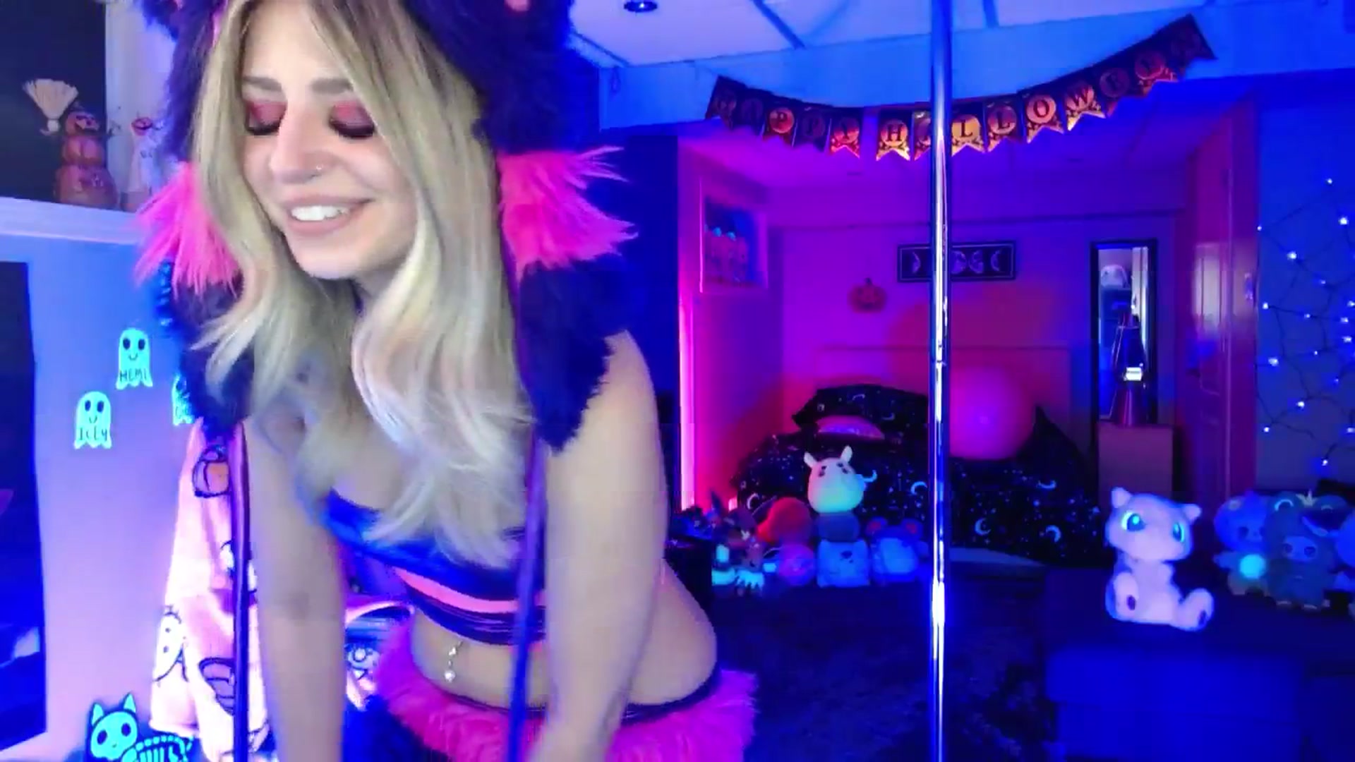 Gallery image thumbnail from Serafina's myfreecams stream on, 10/05/2025, 05:39 image 11 of 20