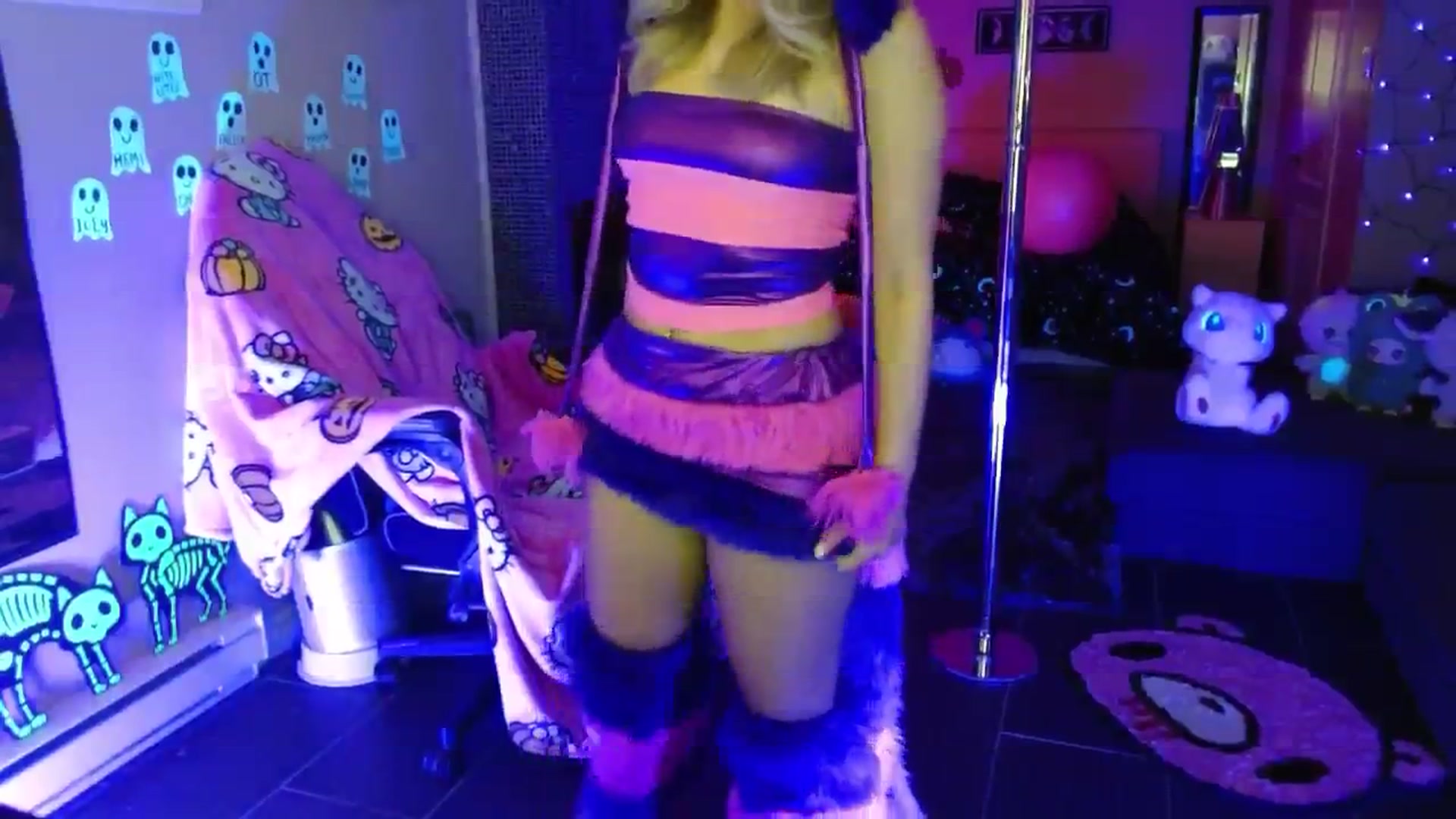 Gallery image thumbnail from Serafina's myfreecams stream on, 10/05/2025, 05:39 image 9 of 20