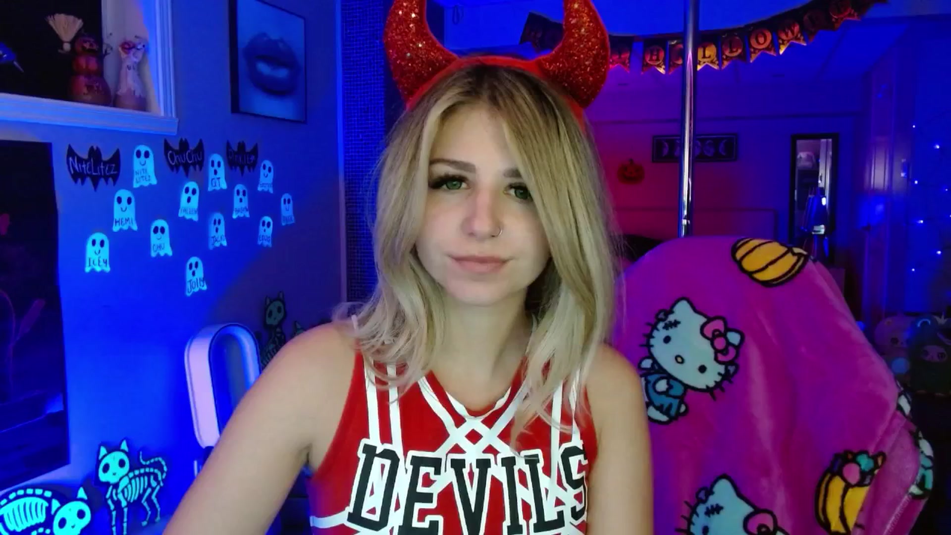 Gallery image thumbnail from Serafina's myfreecams stream on, 10/06/2025, 05:58 image 13 of 20