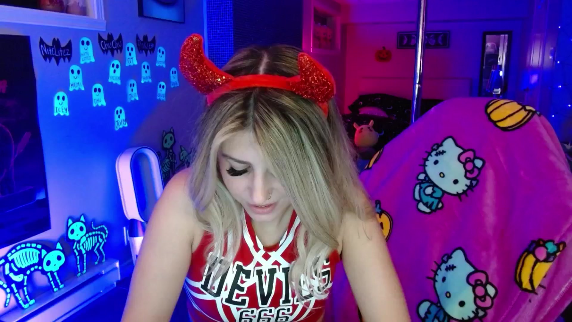 Gallery image thumbnail from Serafina's myfreecams stream on, 10/06/2025, 05:58 image 14 of 20