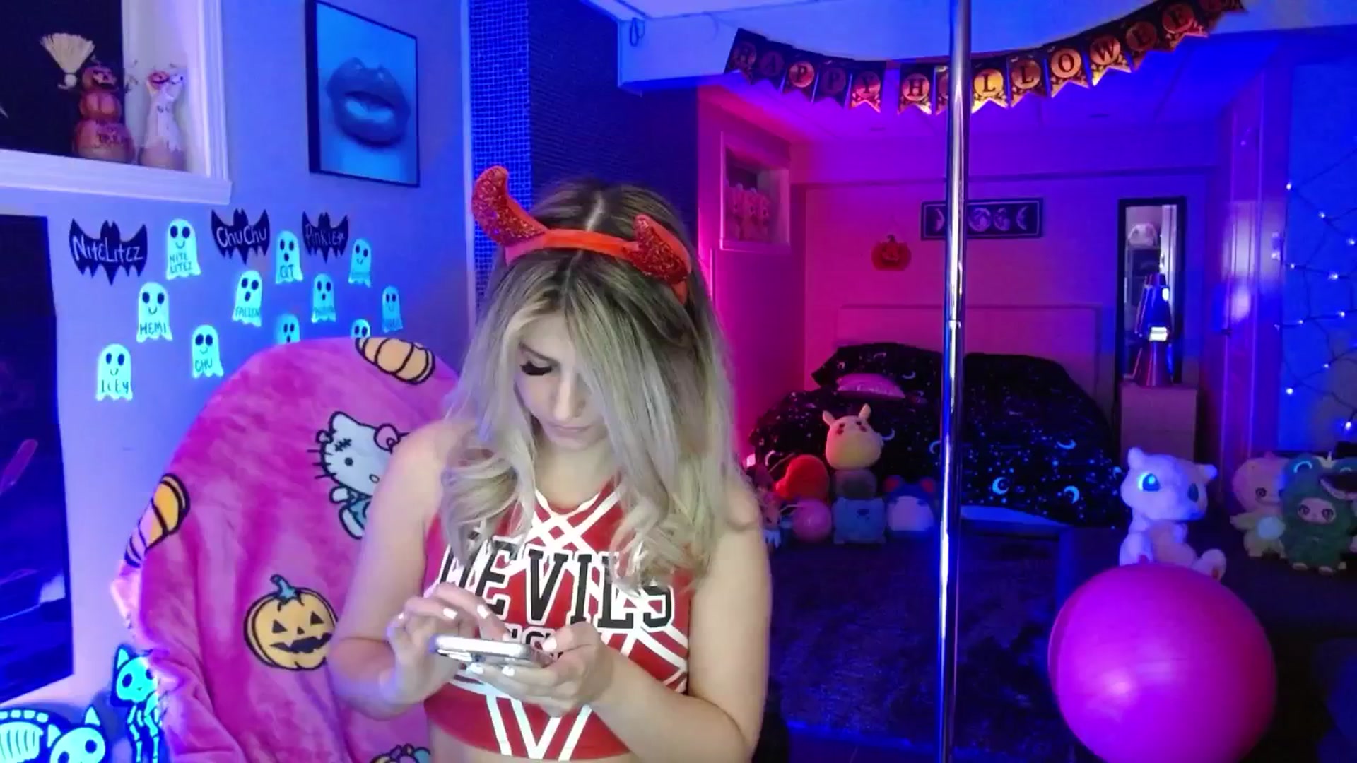 Gallery image thumbnail from Serafina's myfreecams stream on, 10/06/2025, 05:58 image 8 of 20