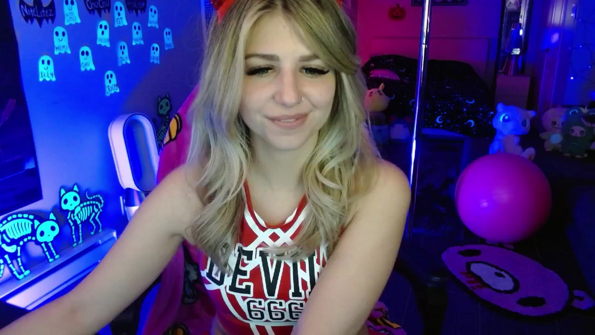 Gallery image thumbnail from Serafina's myfreecams stream on, 10/06/2025, 05:58 image 5 of 20